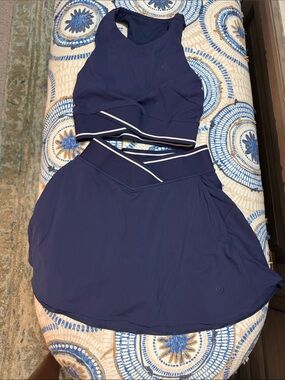 lululemon athletica navy blue athletic skirt set with white trim